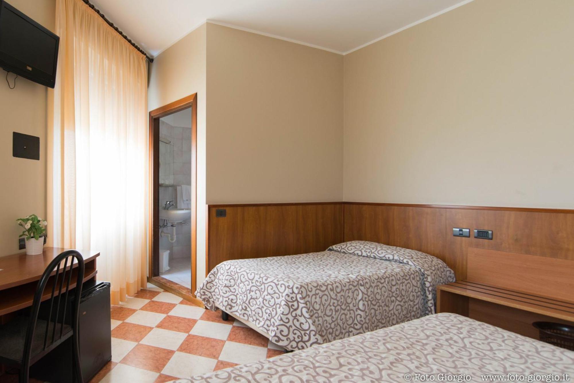Hotel Daina Dalmine Exterior photo